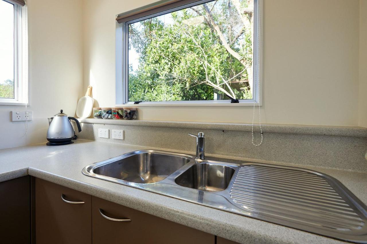 Beachfront Cottage Mangamaunu Kaikoura Exterior photo